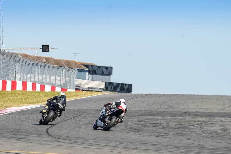 donington no limits trackday;donington park photographs;donington trackday photographs;no limits trackdays;peter wileman photography;trackday digital images;trackday photos
